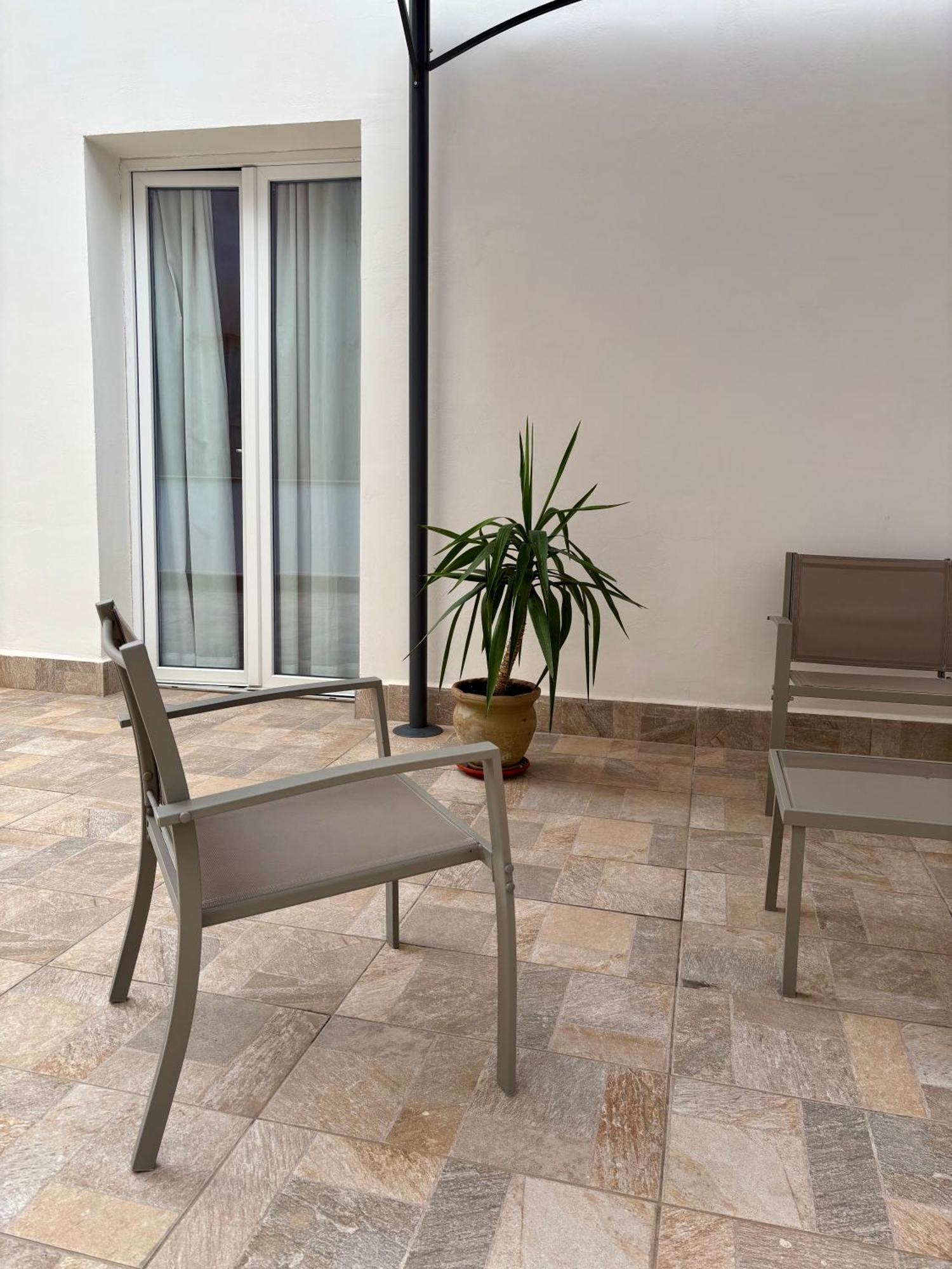 Central Balcony & Terrace Apartments Near Attractions Palermo Exterior photo